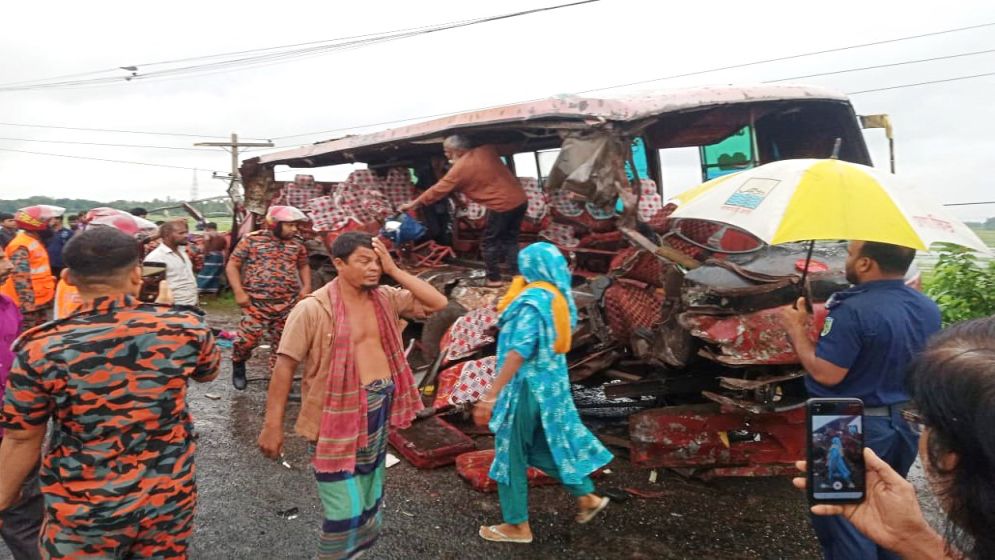 Manikganj-Accident-Pc1-66f4c7a599308.jpg